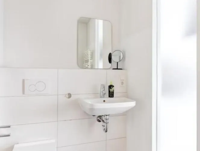 アパート My - - Netflix